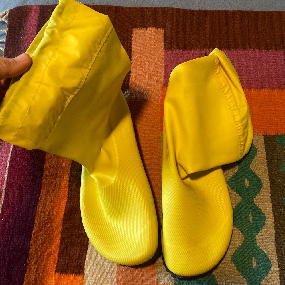 Saguaro Barefoot Rain Boots brand new